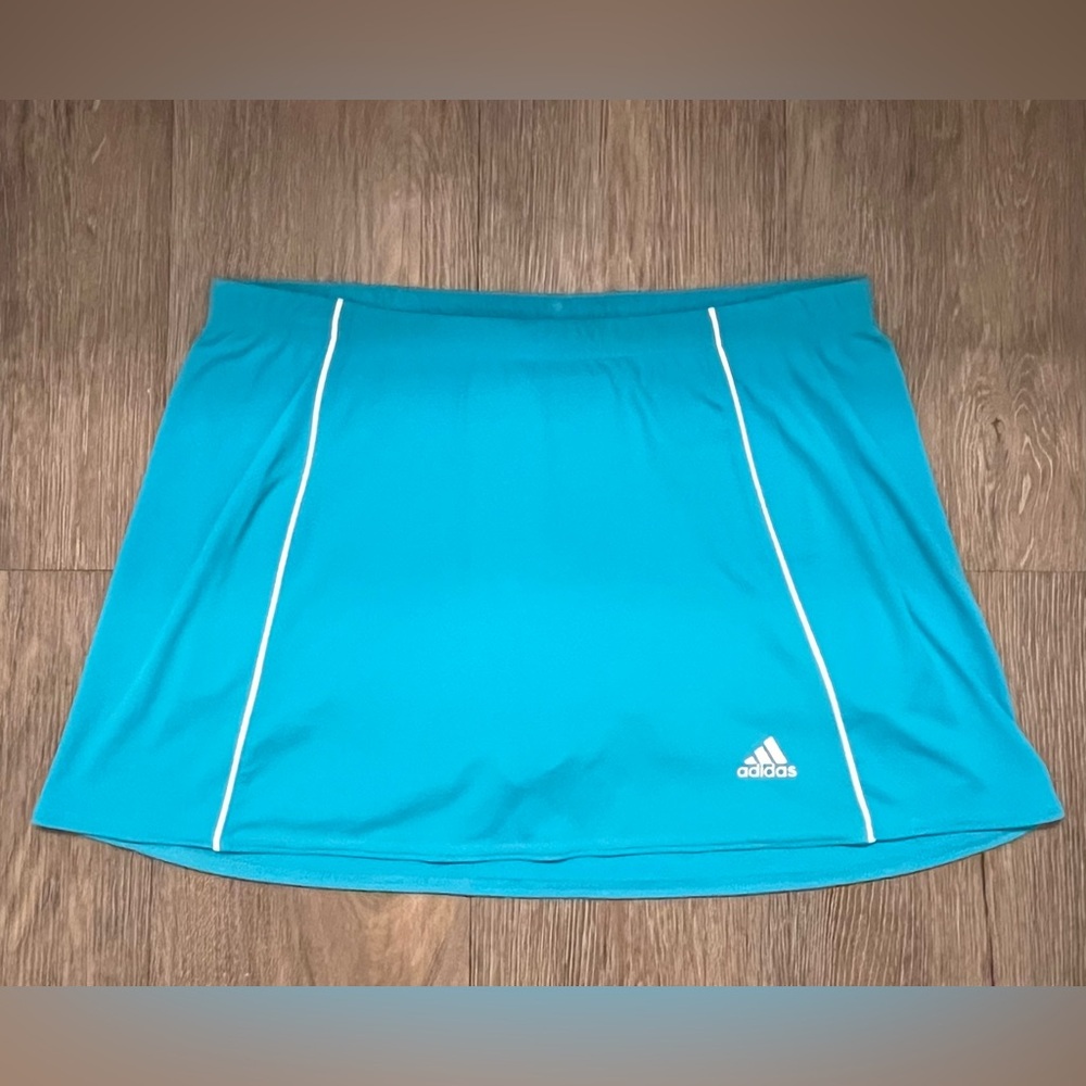 Adidas athletic skort size medium